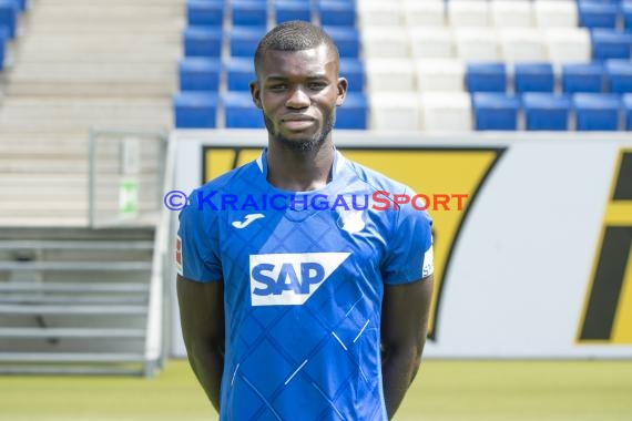 1.BL - 19/20 - TSG 1899 Hoffenheim - Mannschaftsfoto (© Fotostand / Loerz)