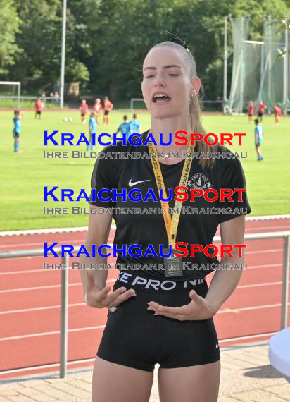 TV-Eppingen-Leichtathletik-Dreisprung-Empfang-für-Deutsche-Meisterin-im-Dreisprung-Aliena-Heinzmann (© Siegfried Lörz)
