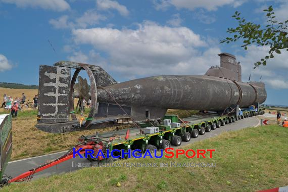 U-Boot-Transport-durch-Hilsbach-und-Weiler (© Siegfried Lörz)