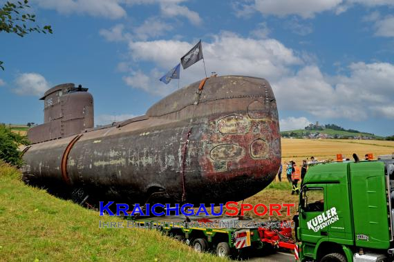 U-Boot-Transport-durch-Hilsbach-und-Weiler (© Siegfried Lörz)