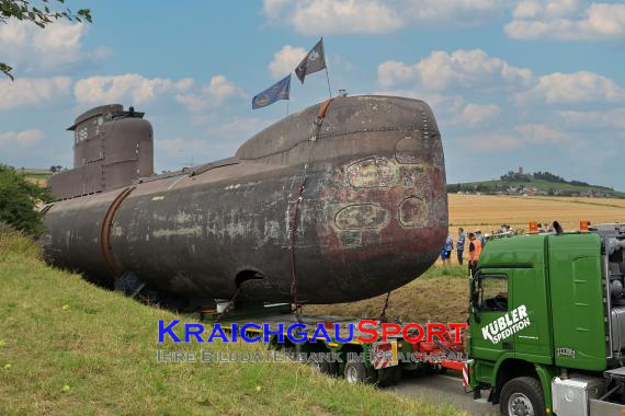 U-Boot-Transport-durch-Hilsbach-und-Weiler (© Siegfried Lörz)