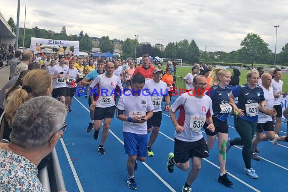 Volksbank Kraichgau Firmenlauf Sinsheim 07.07.2022 (© Siegfried Lörz)